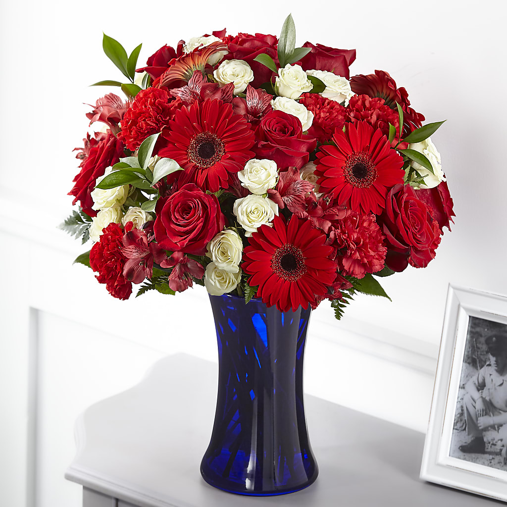 Hearts Embrace Bouquet – Flowers By Marianne, Newburyport MA